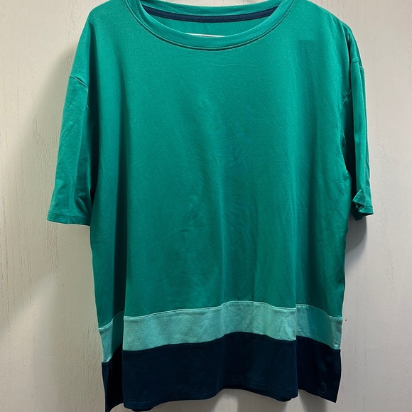 Cuddl Duds green and navy Stretchy Short Sleeve Shirt size medium. Gently used - Picture 1 of 3